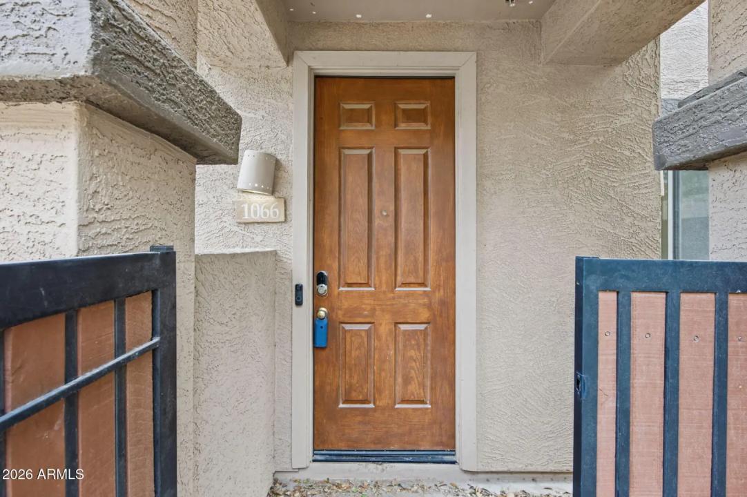 Real Estate Picture 4