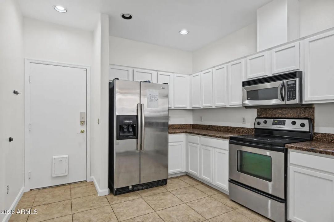 Real Estate Picture 7