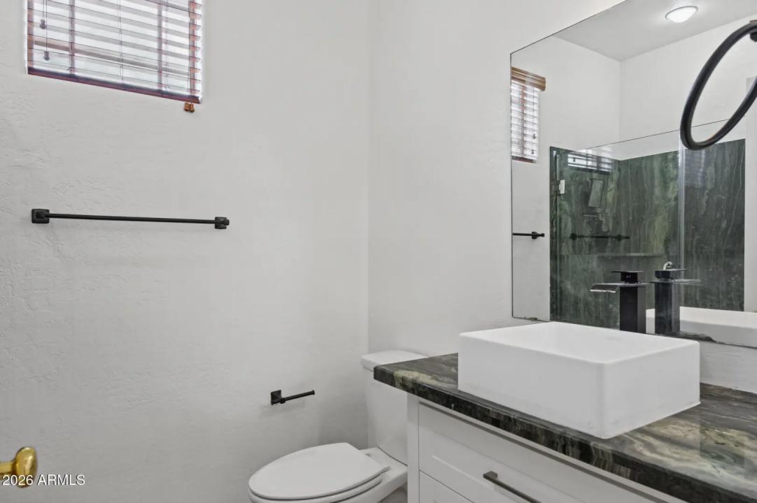 Real Estate Picture 16