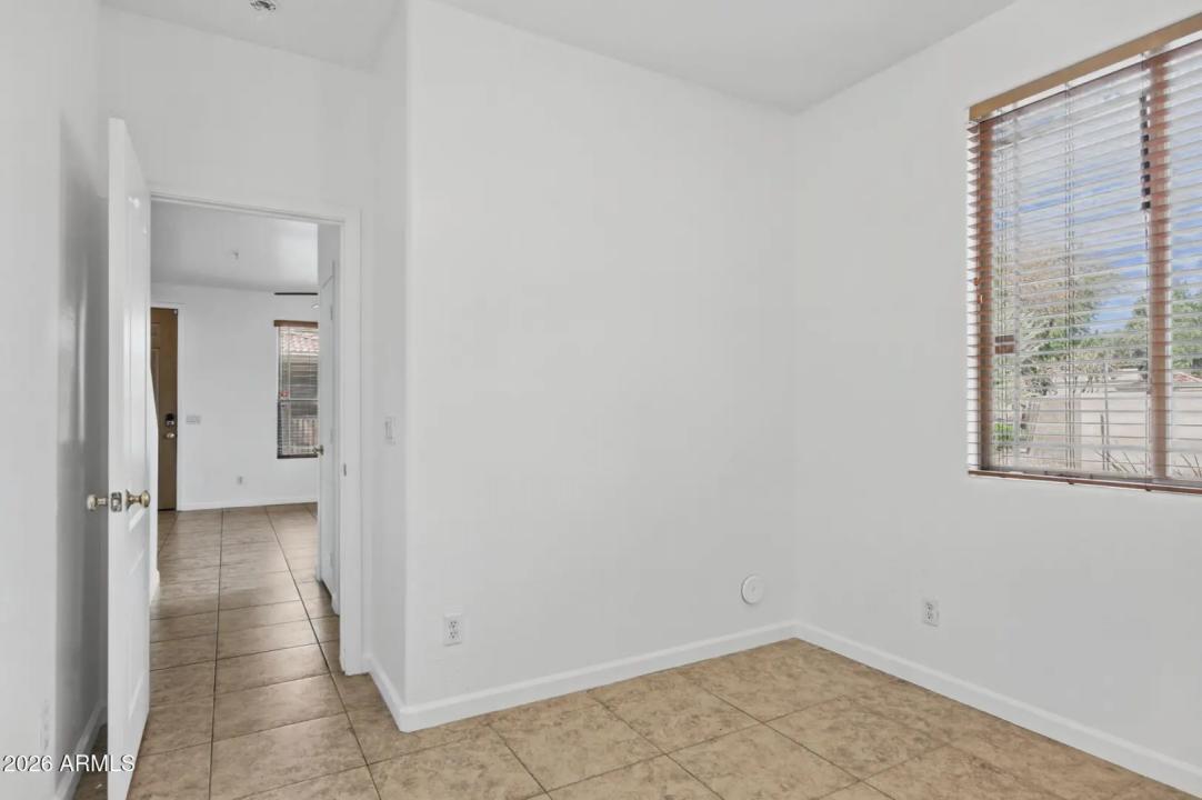 Real Estate Picture 14