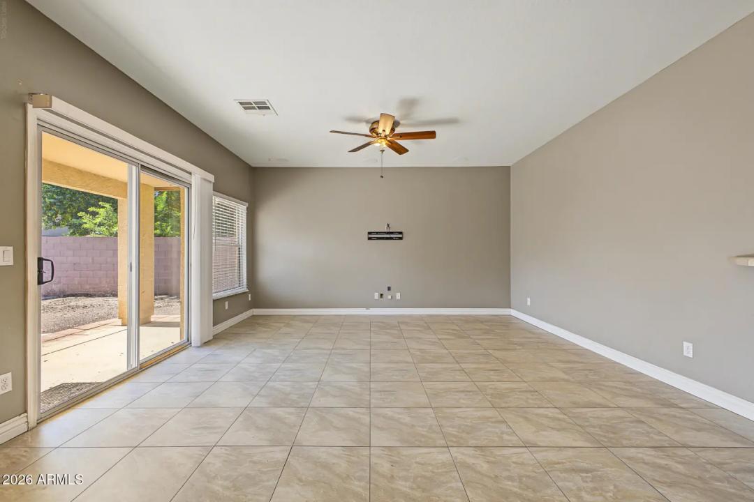 Real Estate Picture 7