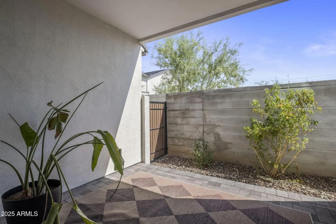 Real Estate Picture 6