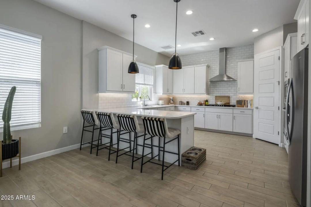 Real Estate Picture 10