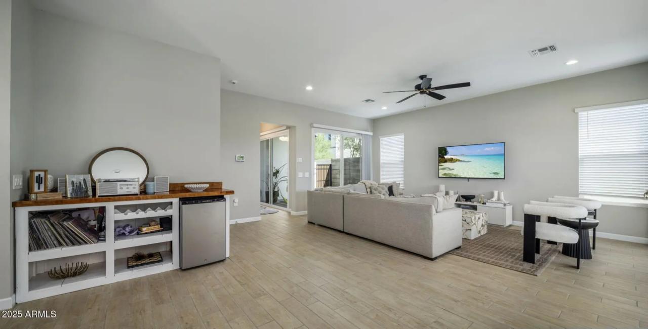 Real Estate Picture 18