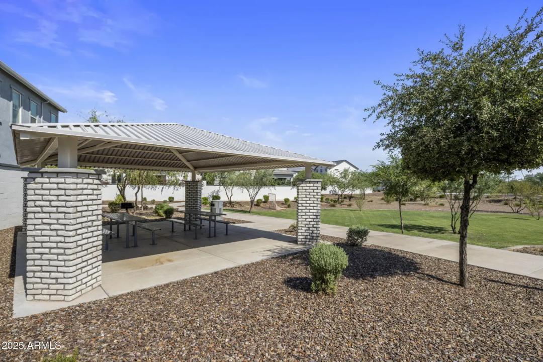 Real Estate Picture 31