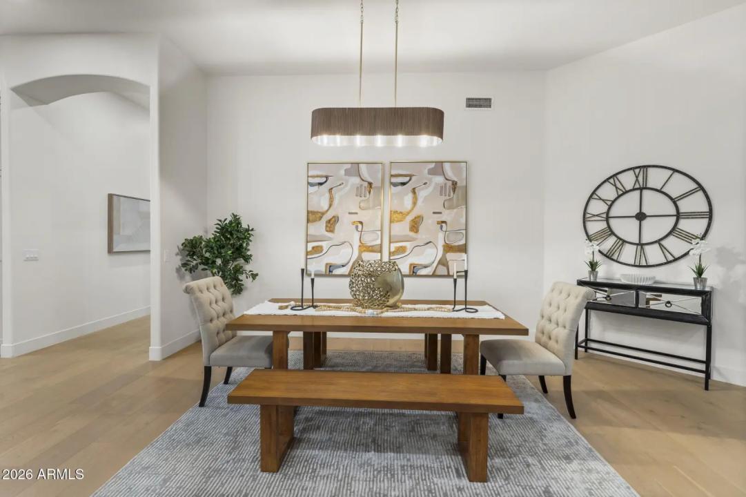 Real Estate Picture 8
