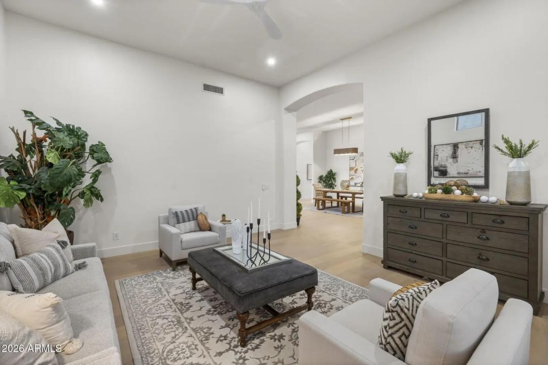 Real Estate Picture 9