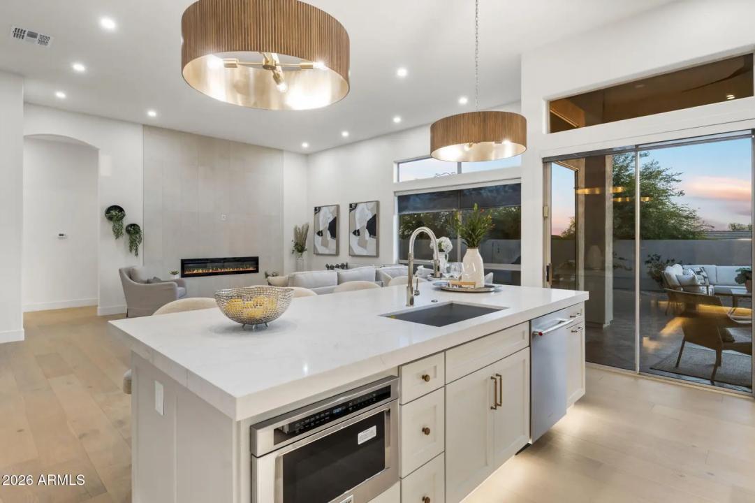 Real Estate Picture 6