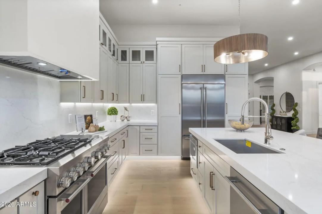 Real Estate Picture 5
