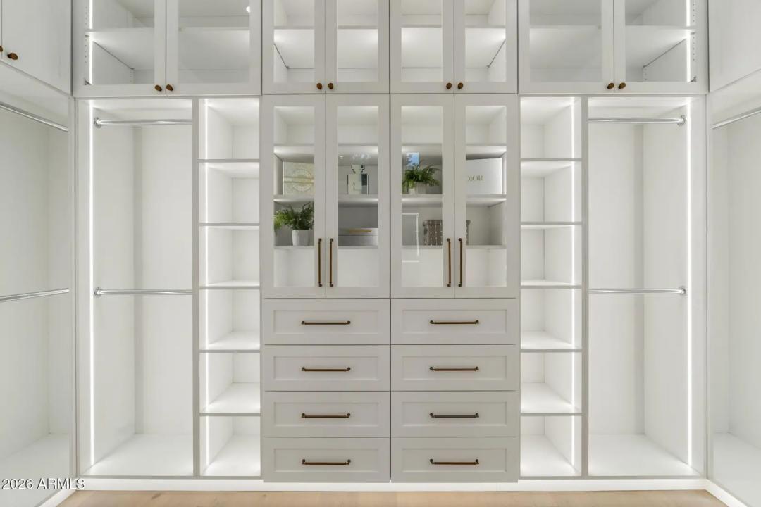 Real Estate Picture 12