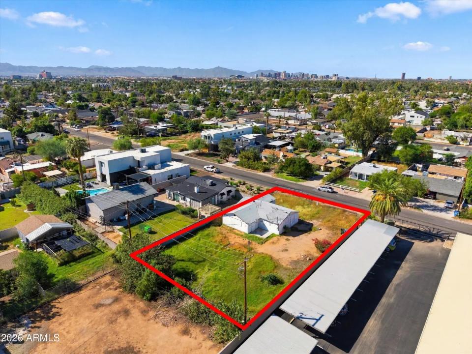 2821 N 29th Place Phoenix AZ 85008