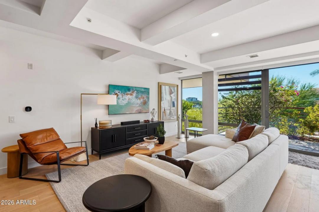 Real Estate Picture 3