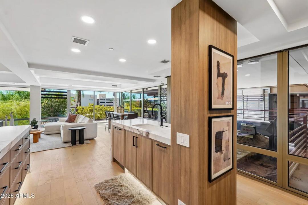 Real Estate Picture 9