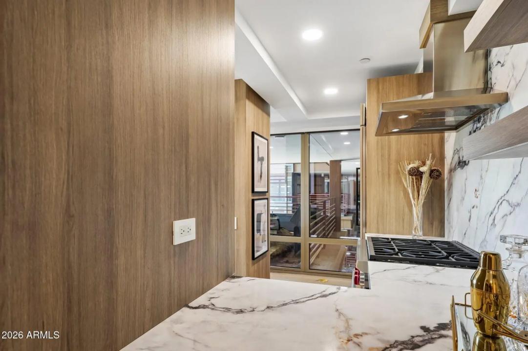 Real Estate Picture 11