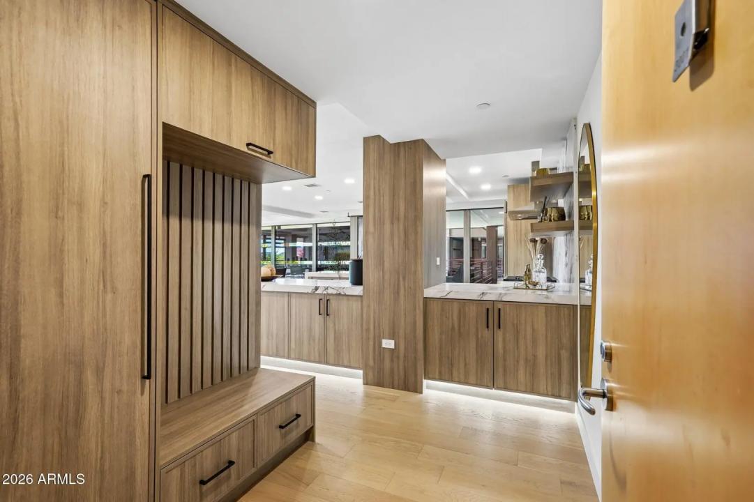 Real Estate Picture 12