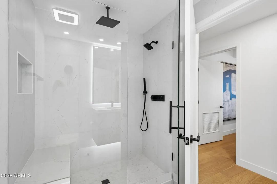 Real Estate Picture 14