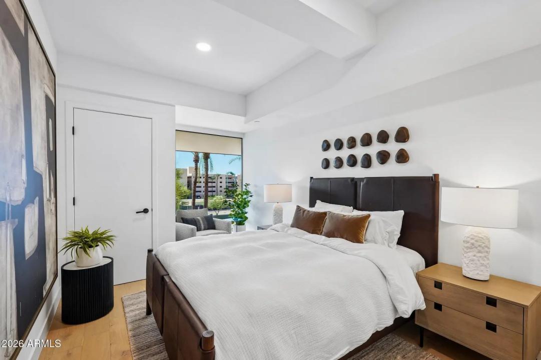 Real Estate Picture 15