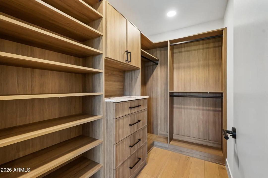 Real Estate Picture 25