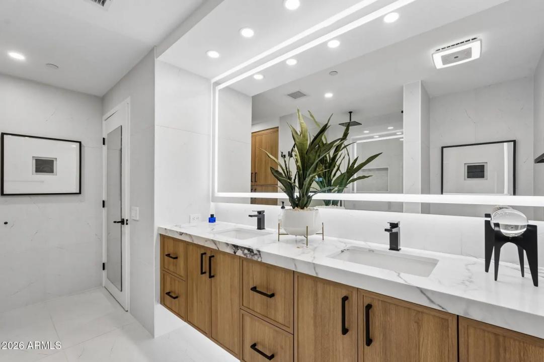 Real Estate Picture 27
