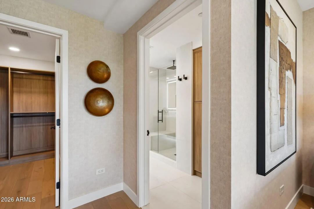 Real Estate Picture 32