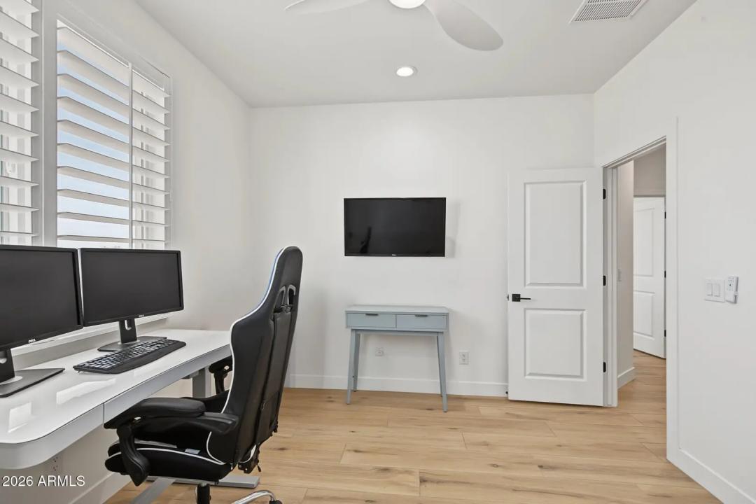Real Estate Picture 33