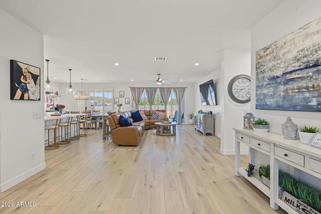 Real Estate Picture 18
