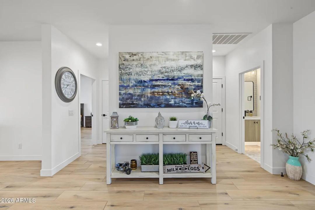 Real Estate Picture 20