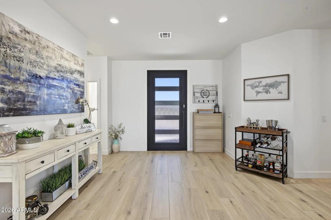 Real Estate Picture 19