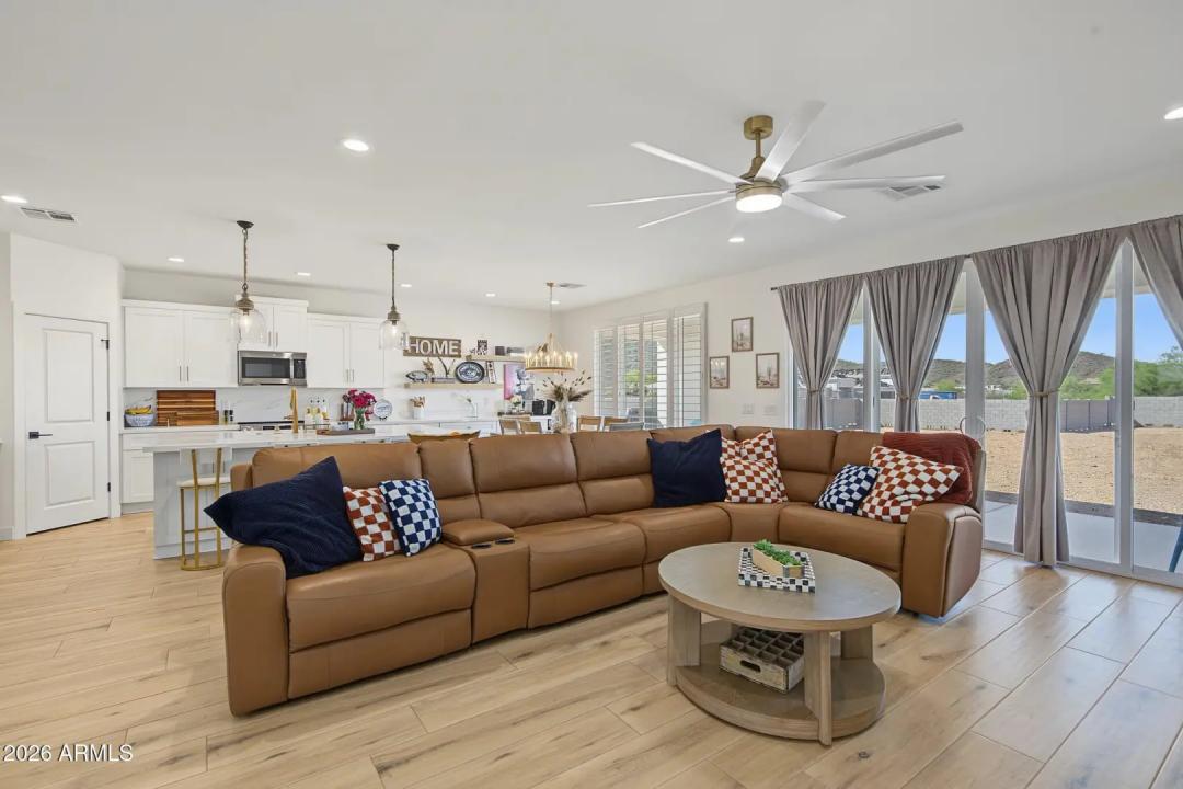 Real Estate Picture 7
