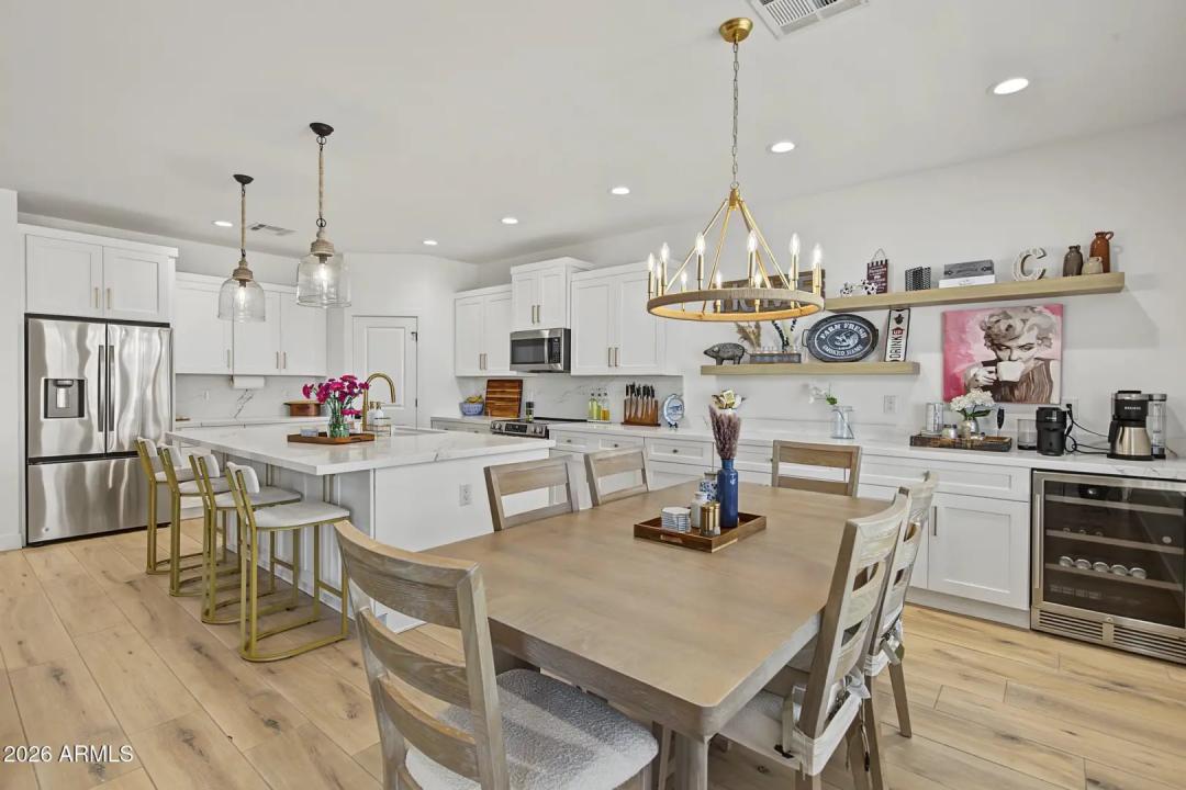 Real Estate Picture 16
