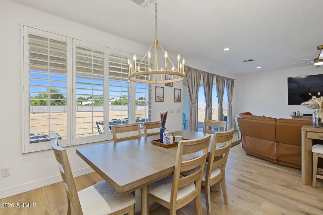 Real Estate Picture 15