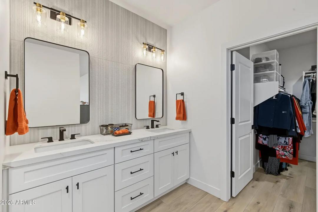 Real Estate Picture 26