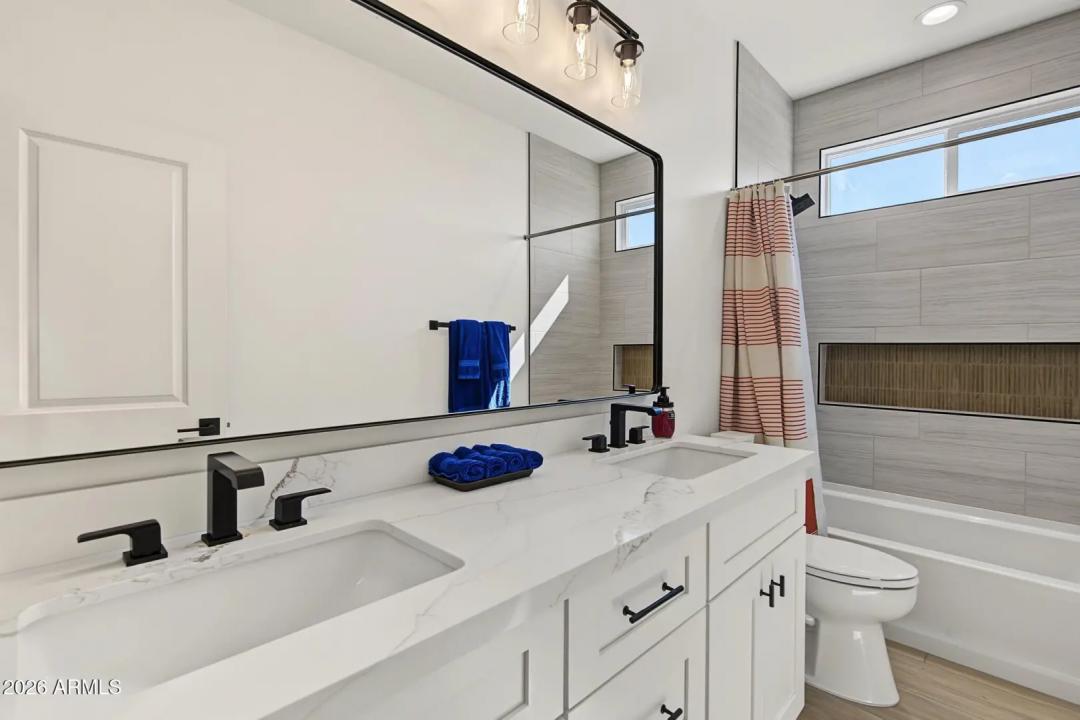 Real Estate Picture 37