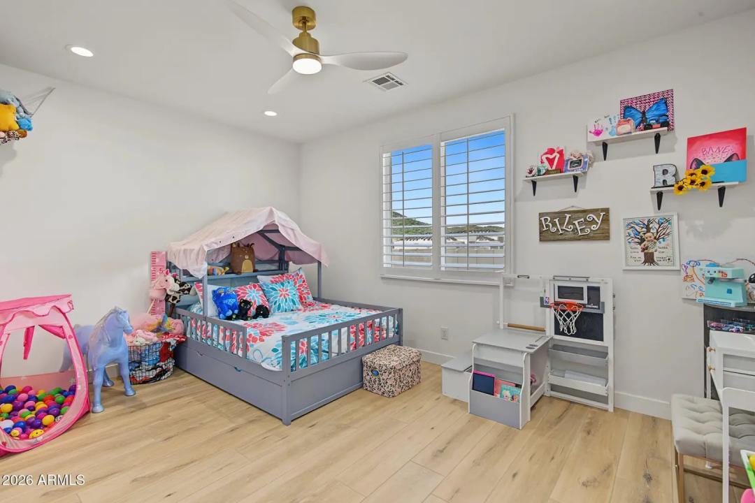 Real Estate Picture 40