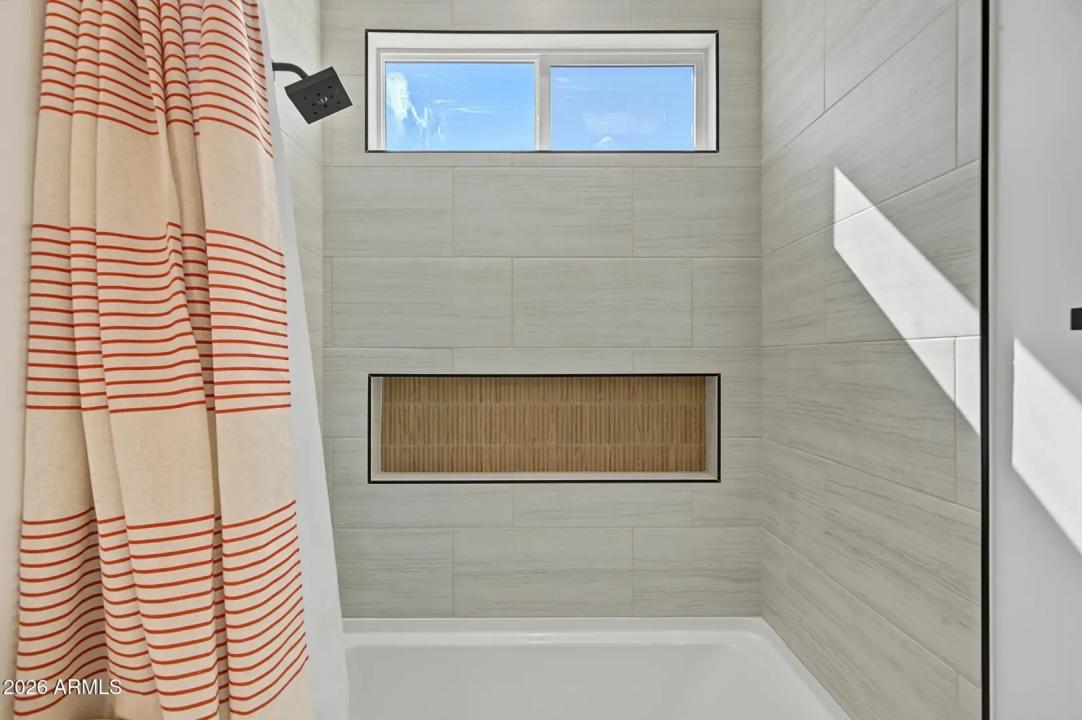 Real Estate Picture 38