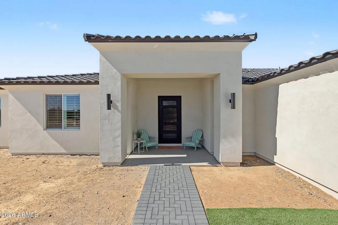 Real Estate Picture 6