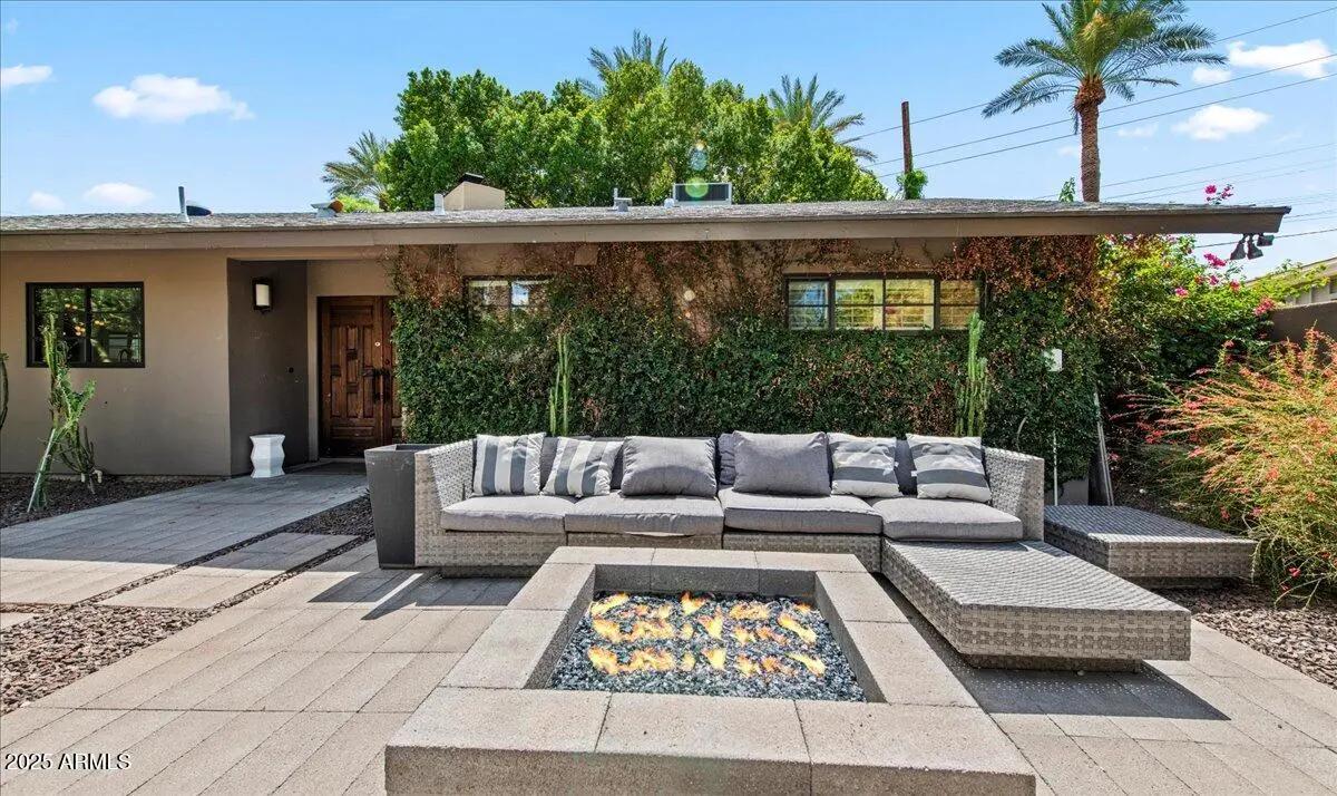 Real Estate Picture 3