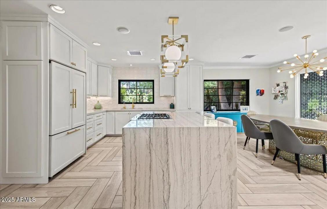 Real Estate Picture 9