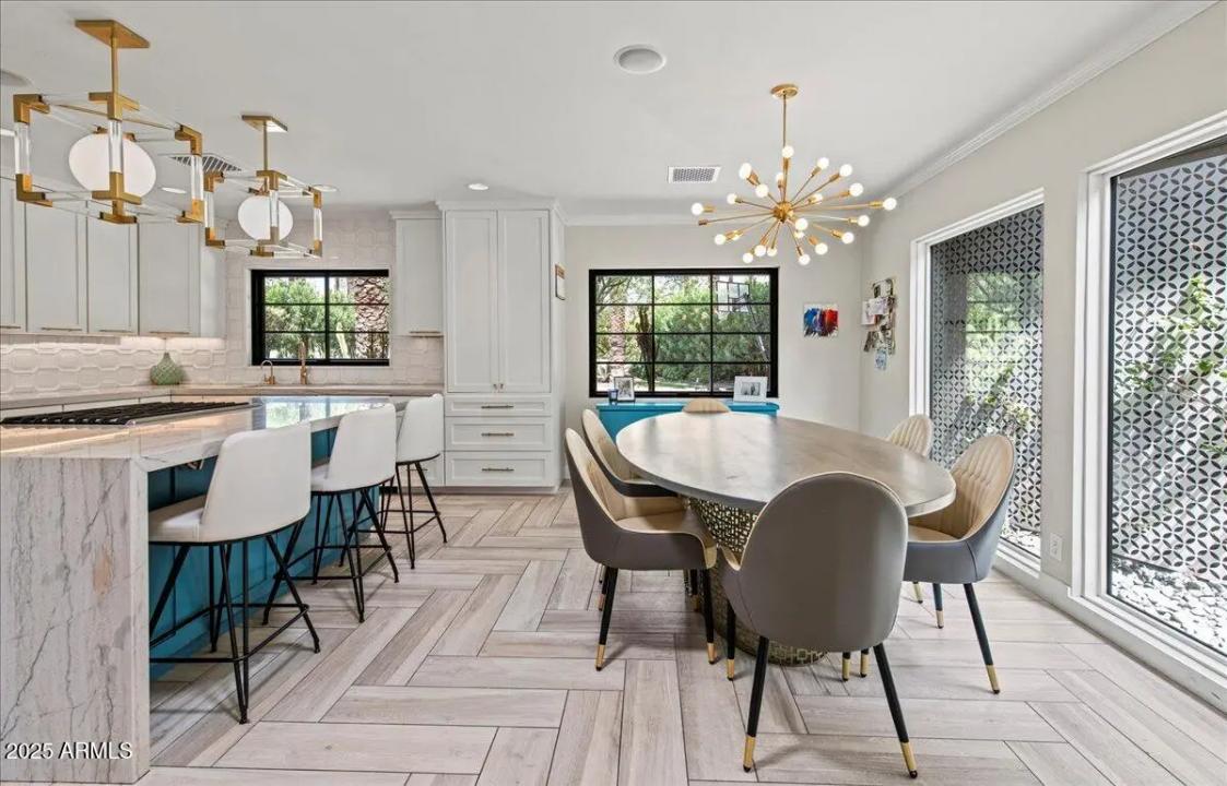 Real Estate Picture 11