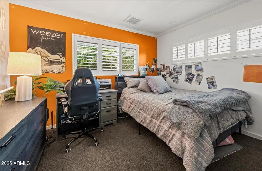 Real Estate Picture 23