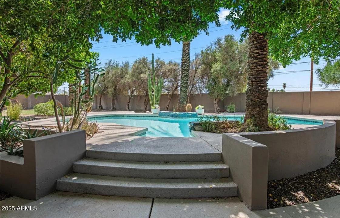 Real Estate Picture 28