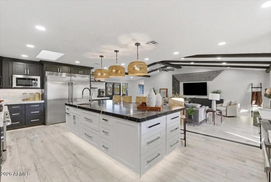 Real Estate Picture 22