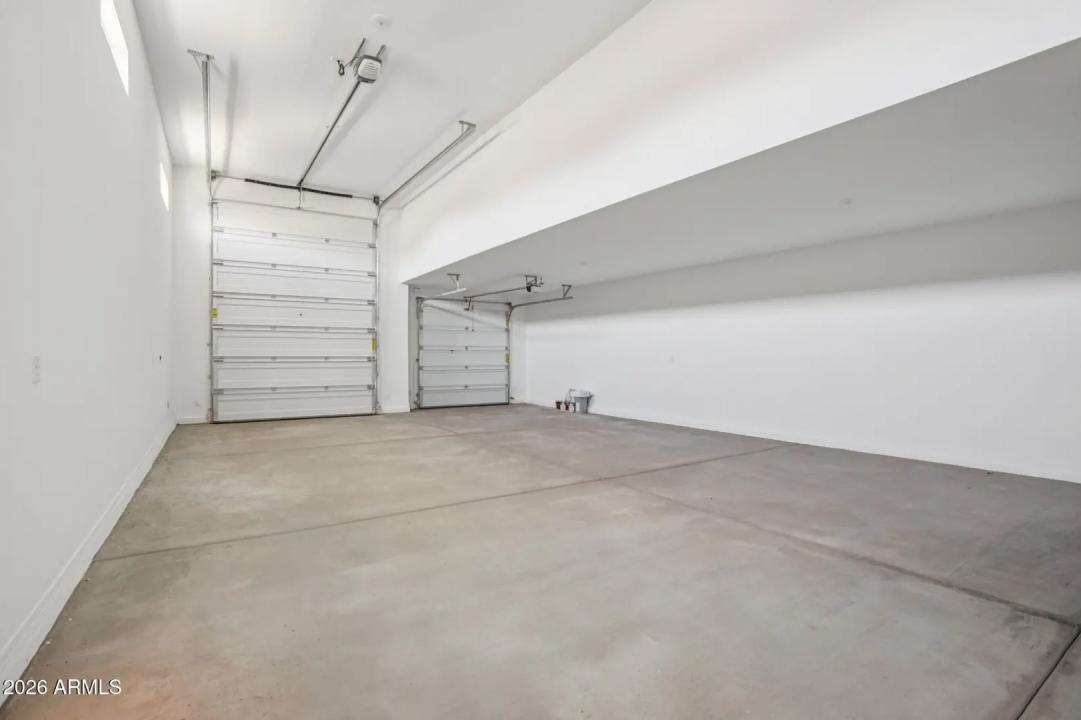 Real Estate Picture 3