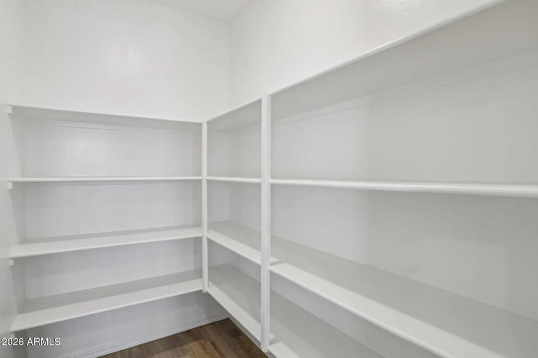 Real Estate Picture 4