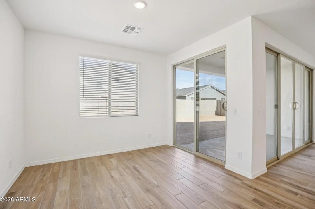 Real Estate Picture 7