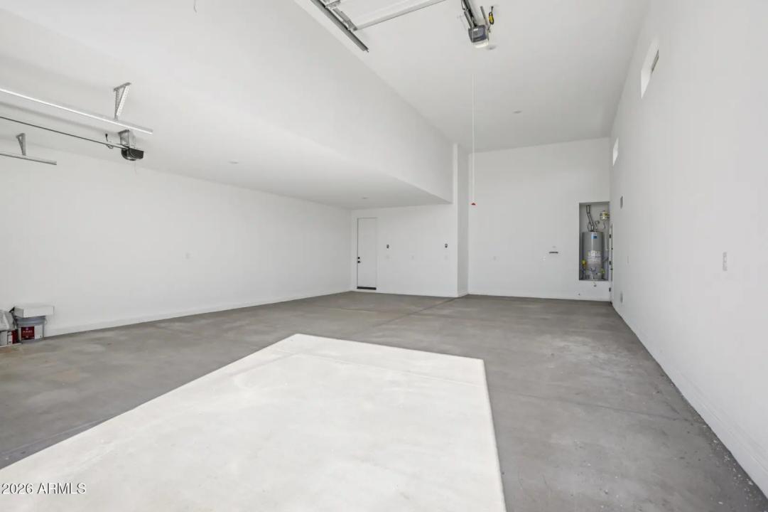 Real Estate Picture 9