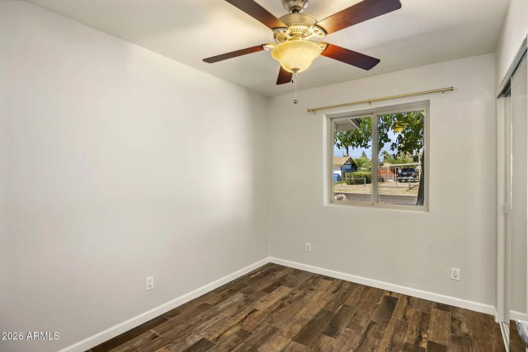 Real Estate Picture 13