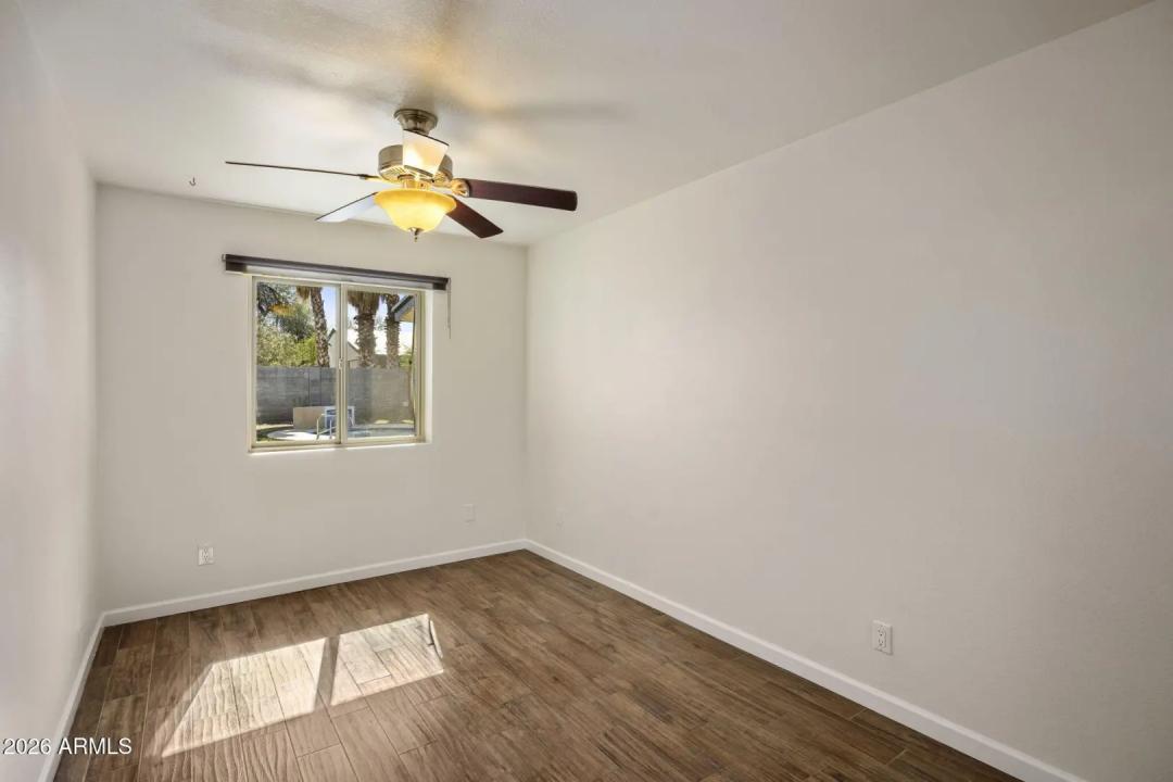 Real Estate Picture 12