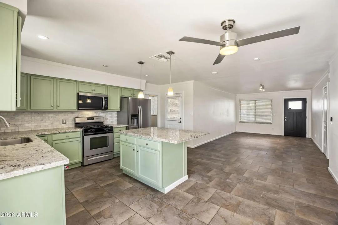Real Estate Picture 6