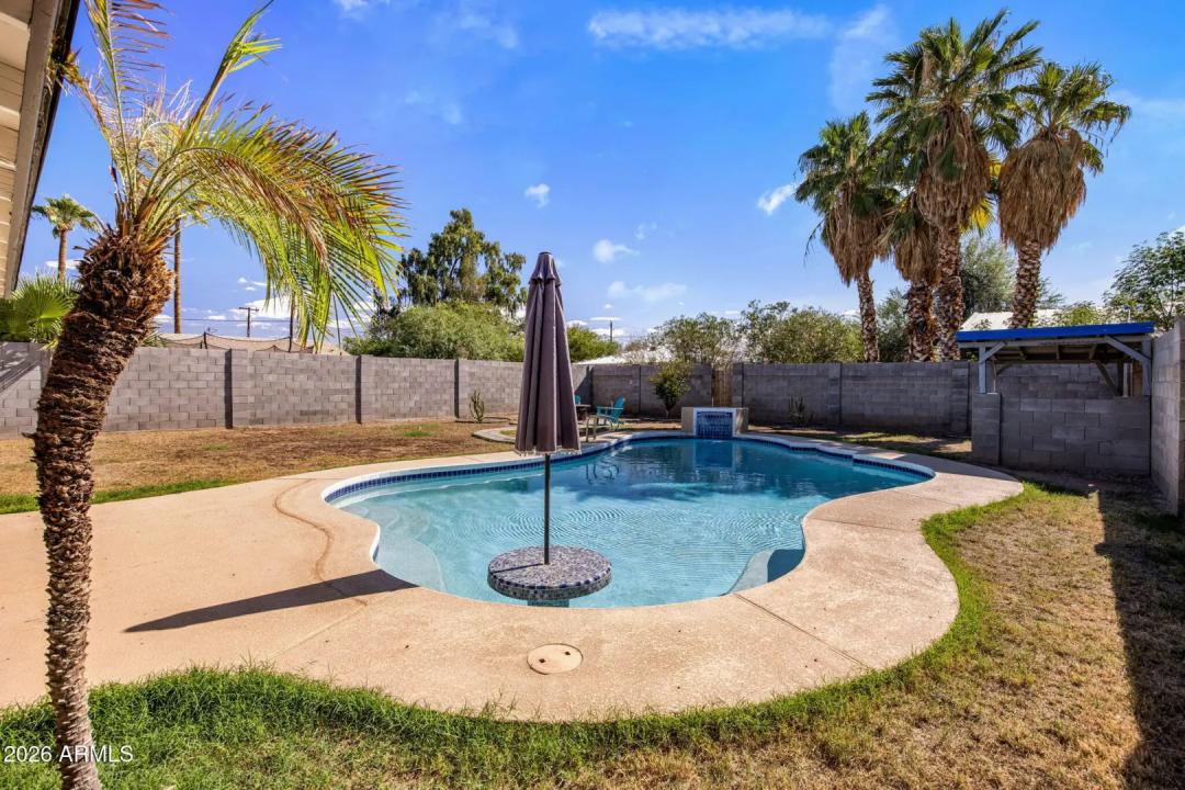 Real Estate Picture 14